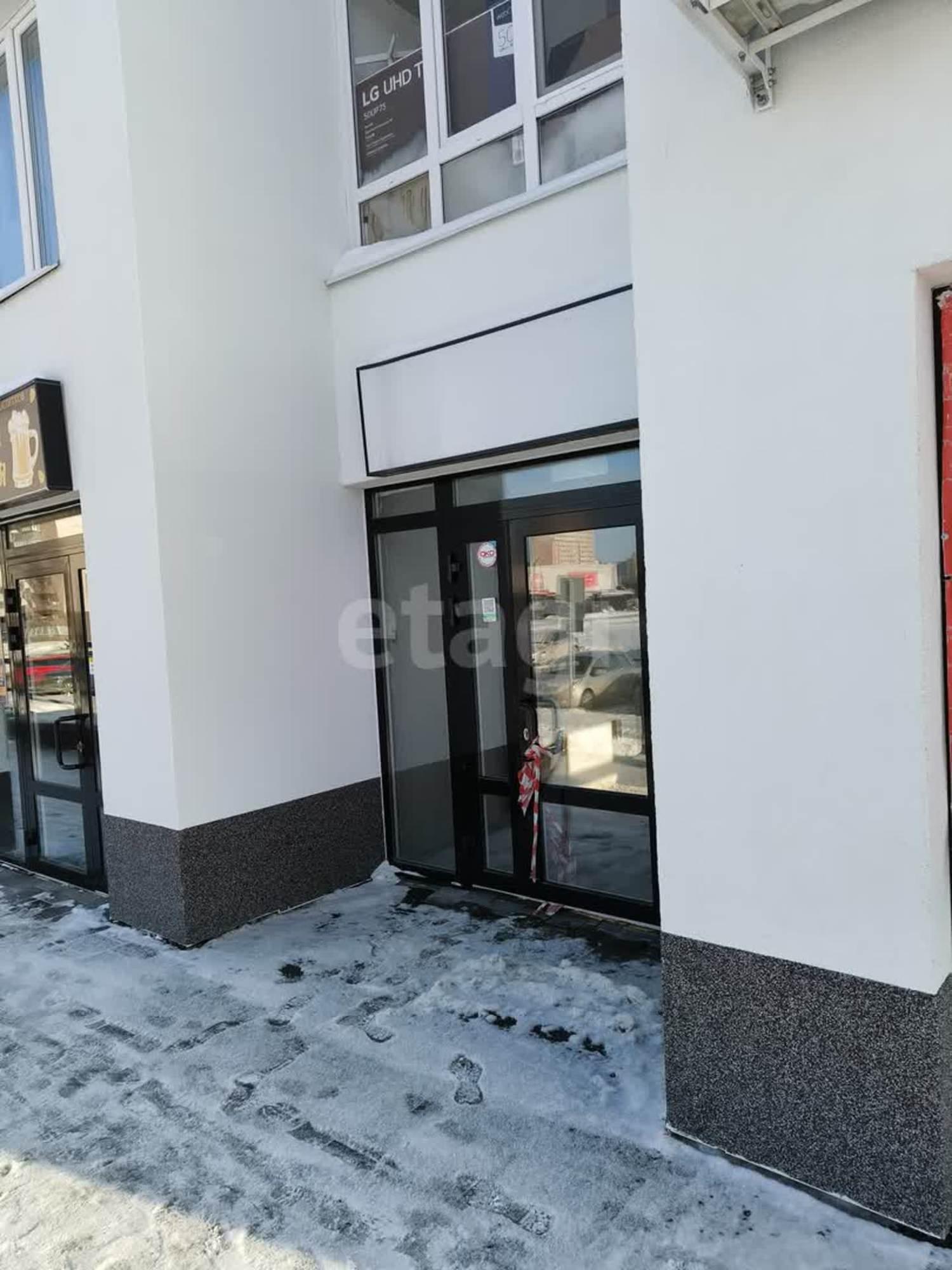Купить торговое помещение за 52 000 000 рублей на Вадима Бованенко 4