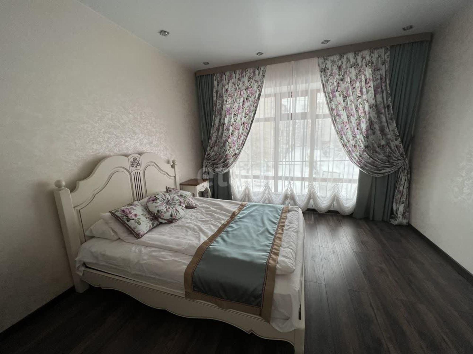 Купить дачу, дом, коттедж за 37 000 000 рублей на Карла Маркса, 71