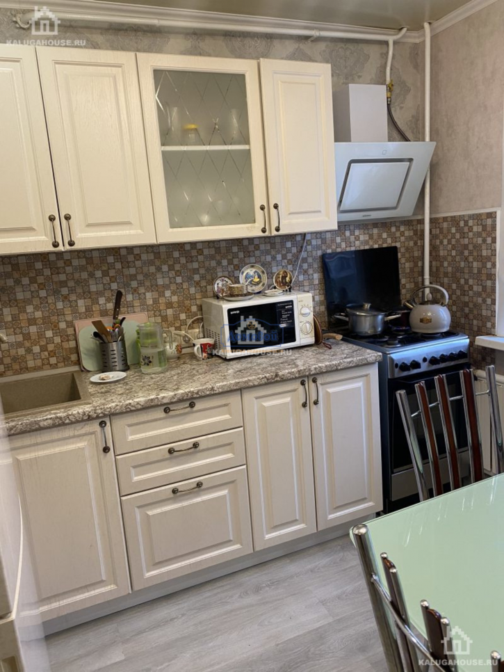3-комн квартира Гагарина ул., 8