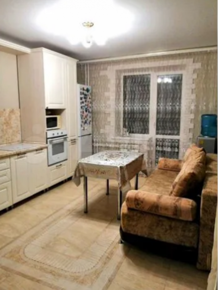 3-комн квартира Высотная улица, 12