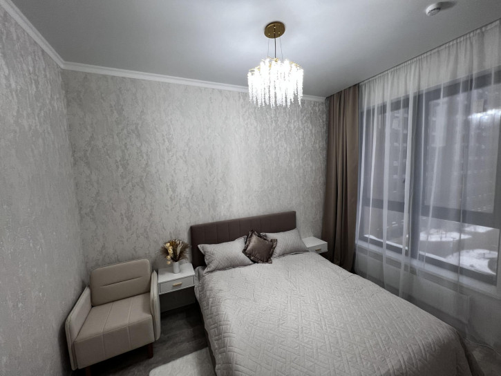 2-комн квартира улица Юркина, 8