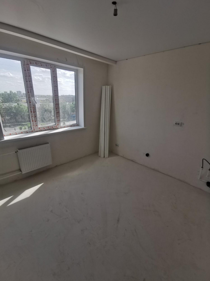 3-комн квартира улица Юркина, 8