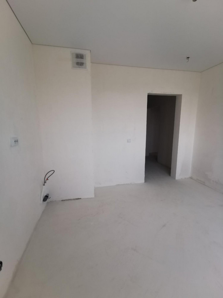3-комн квартира улица Юркина, 8