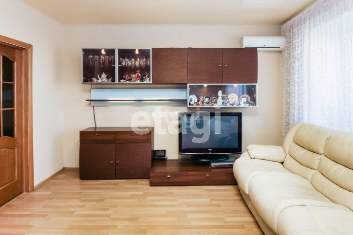 2-комн квартира Максима Горького, 3/2