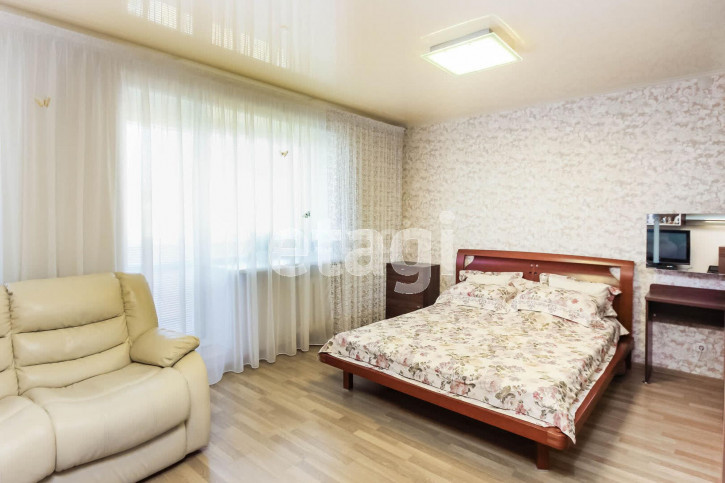 2-комн квартира Максима Горького, 3/2