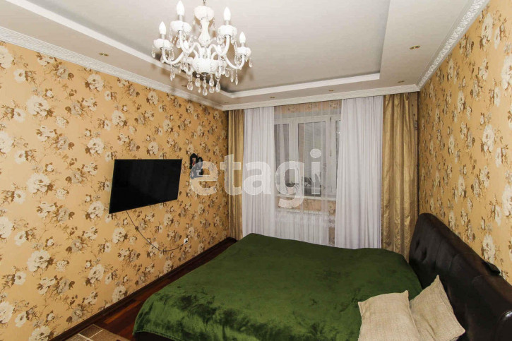 3-комн квартира Депутатская, 80/2