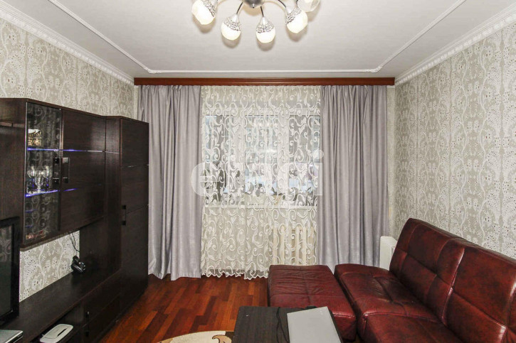 3-комн квартира Депутатская, 80/2