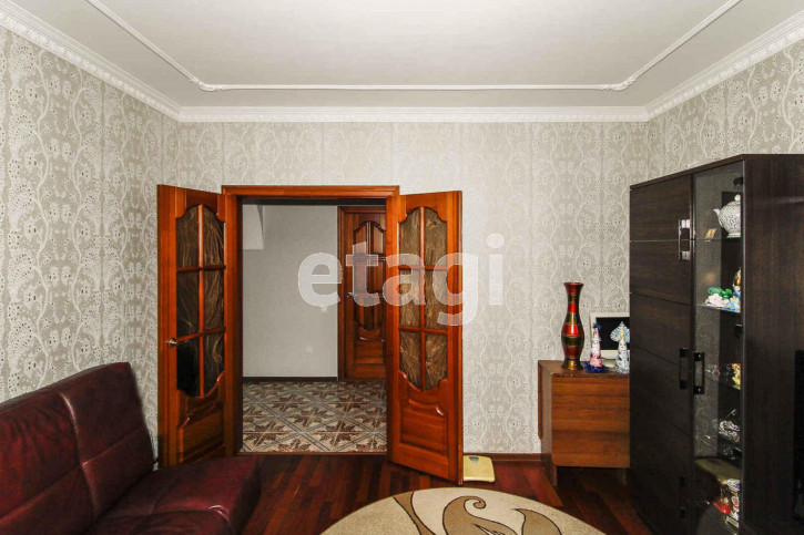 3-комн квартира Депутатская, 80/2