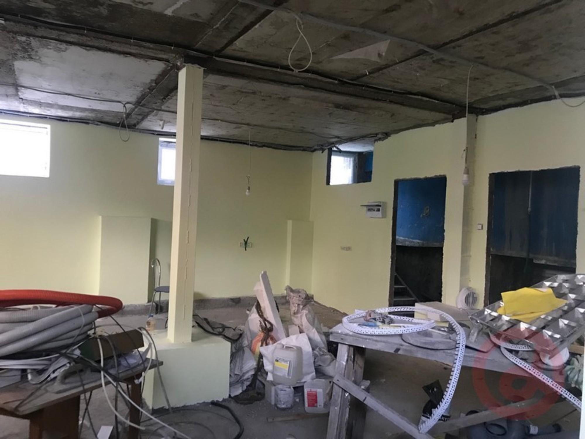 Сдать складское помещение за 100 000 рублей на Революционная улица