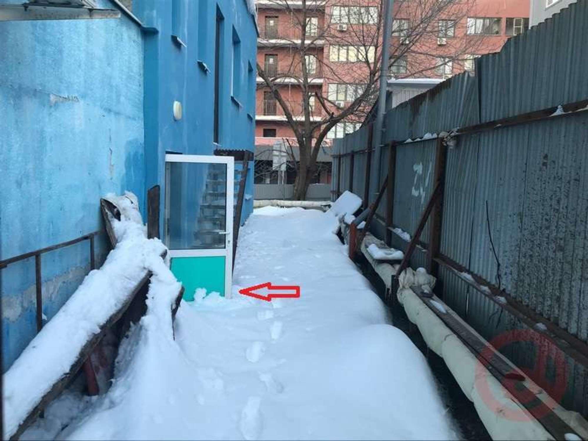 Сдать складское помещение за 100 000 рублей на Революционная улица