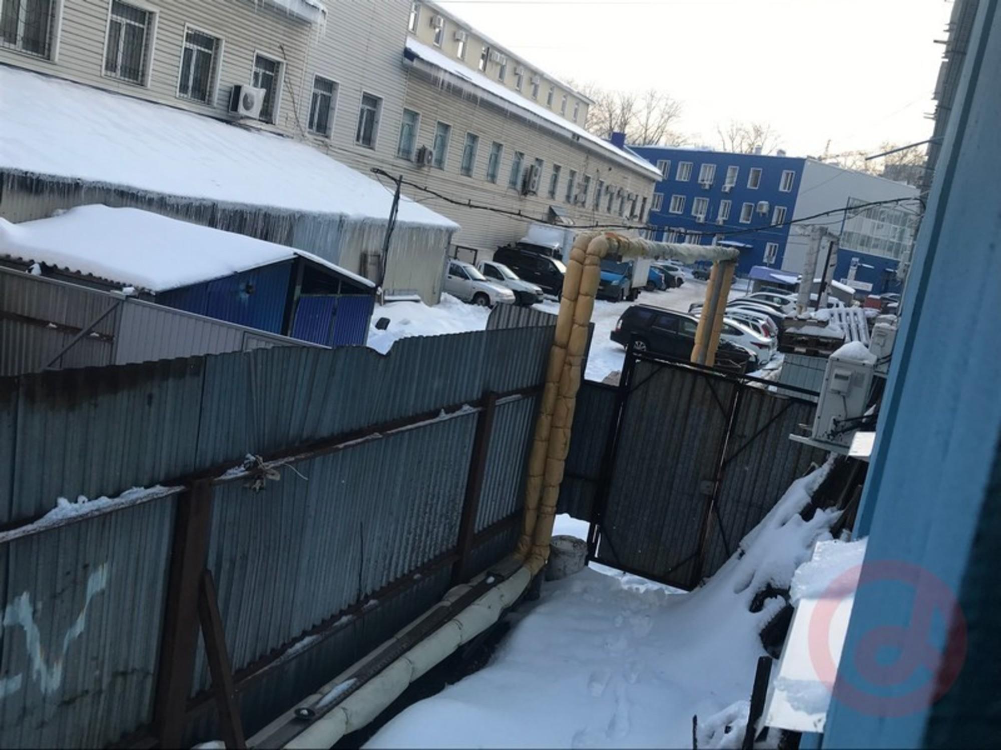 Сдать складское помещение за 100 000 рублей на Революционная улица
