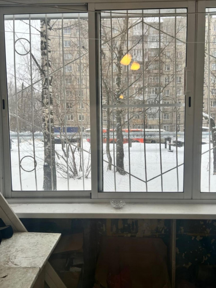3-комн квартира Гвардейцев ул, 11