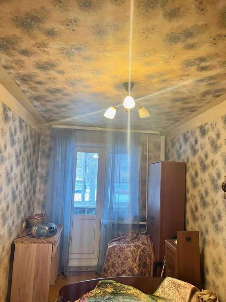 3-комн квартира Гвардейцев ул, 11