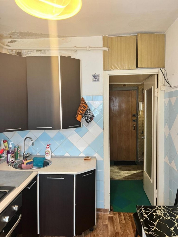 3-комн квартира Гвардейцев ул, 11