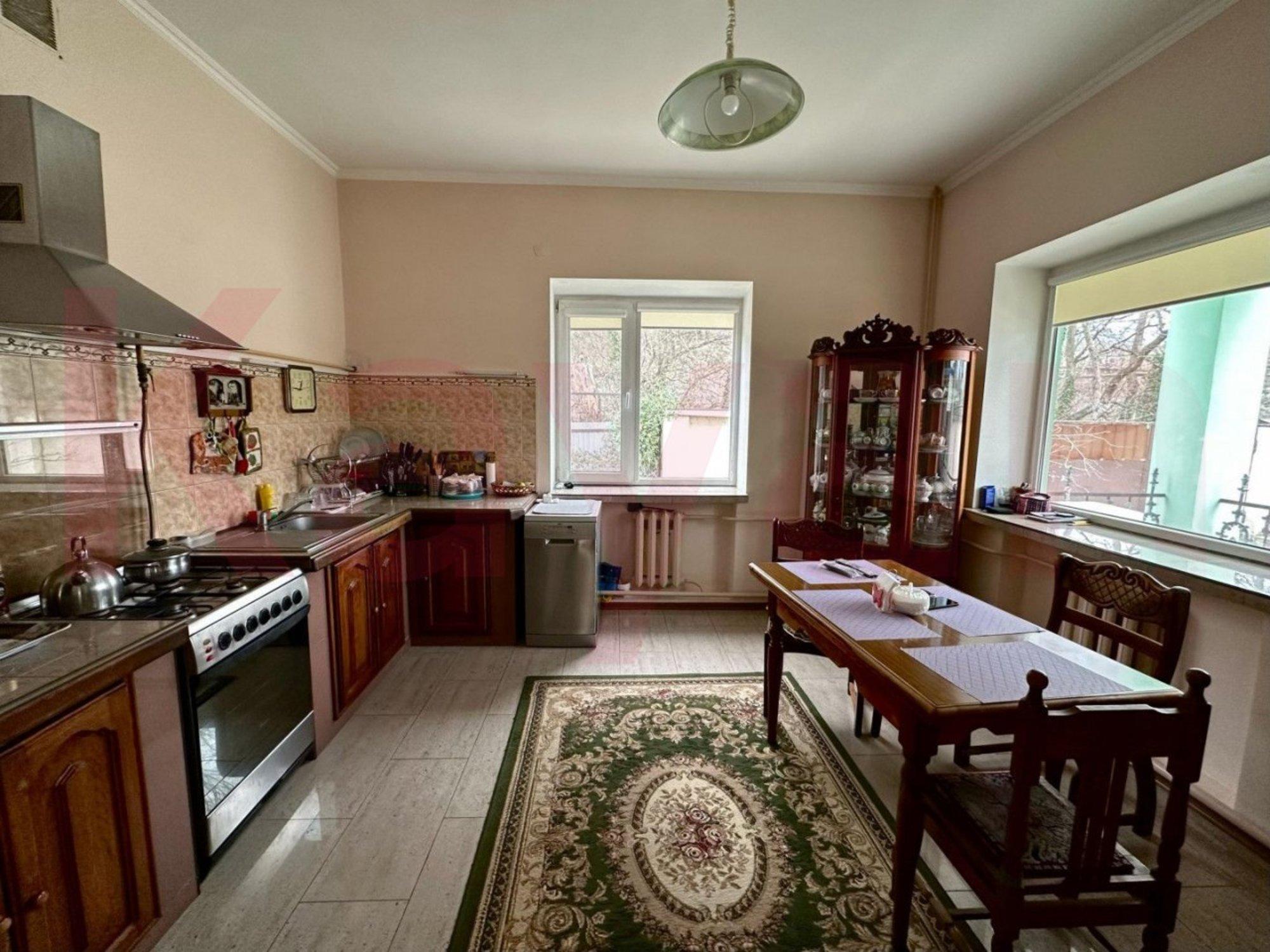 Купить дачу, дом, коттедж за 30 000 000 рублей на Виноградная ул.