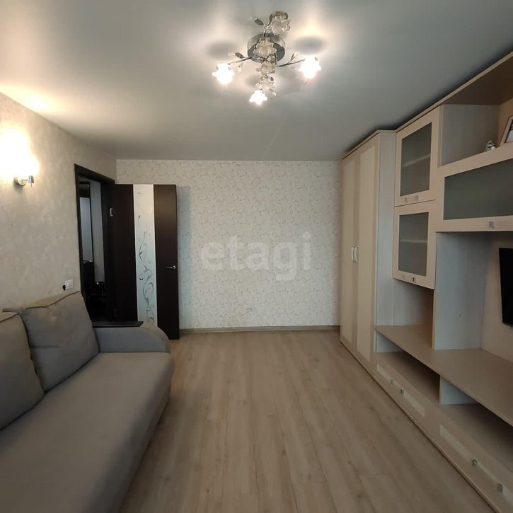 2-комн квартира улица Разина, 55