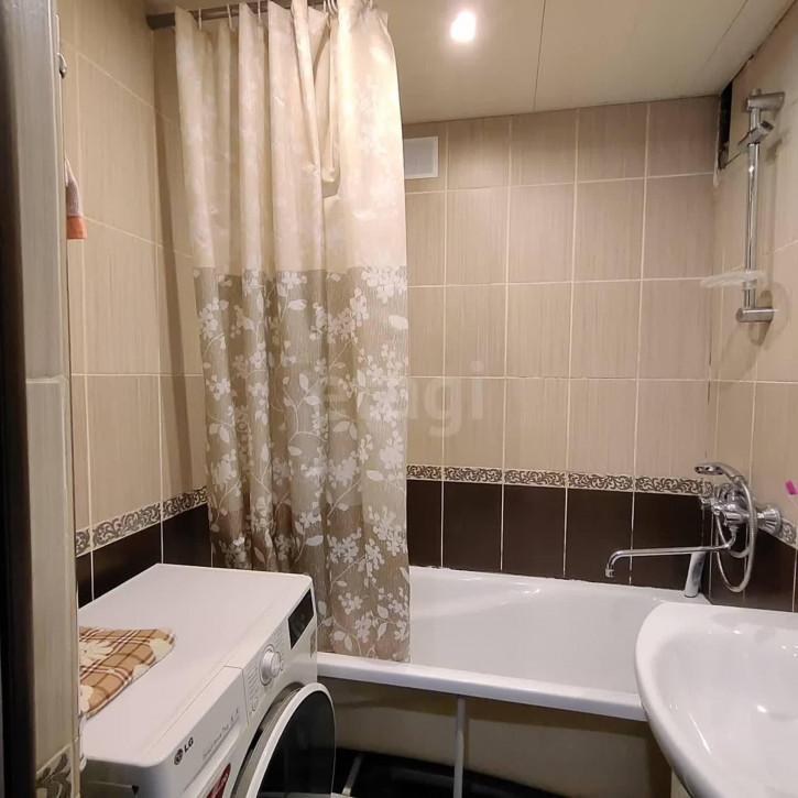 2-комн квартира улица Разина, 55