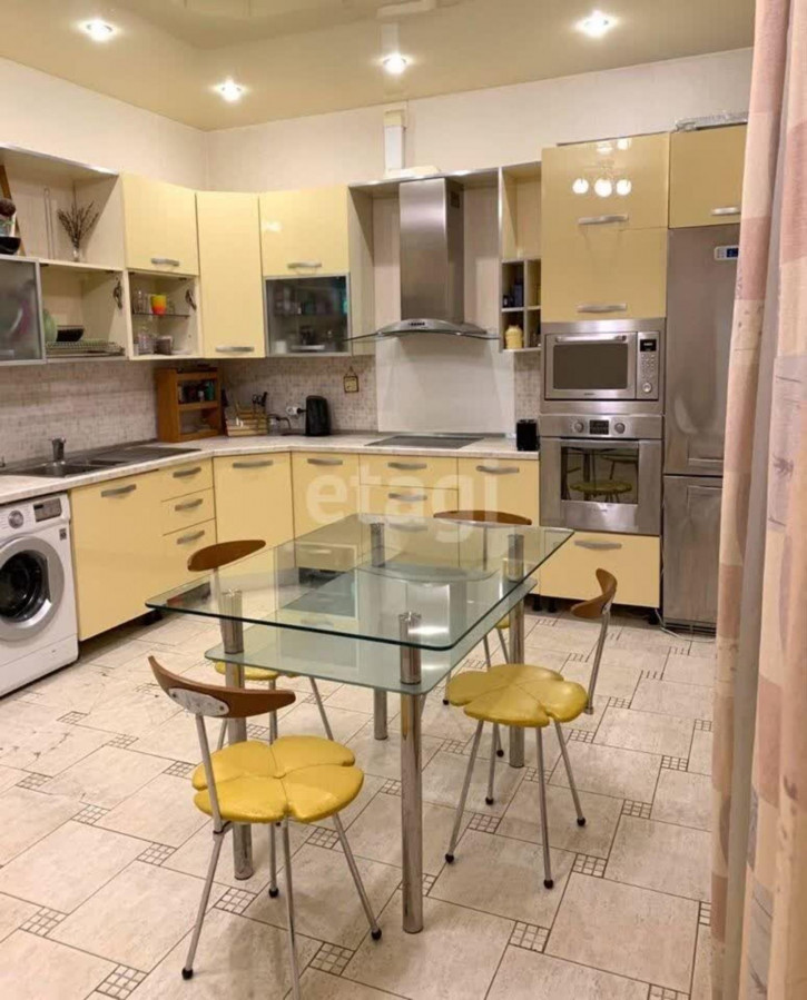 4-комн квартира Хохрякова, 10
