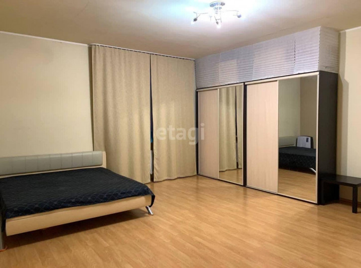 4-комн квартира Хохрякова, 10