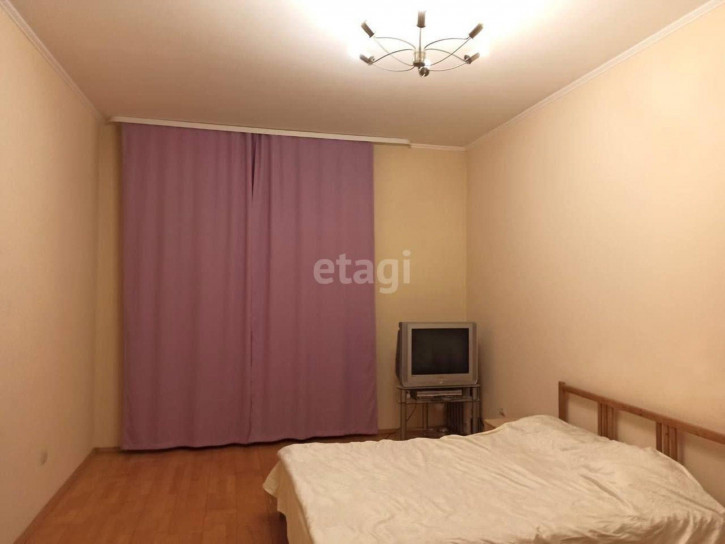 4-комн квартира Хохрякова, 10