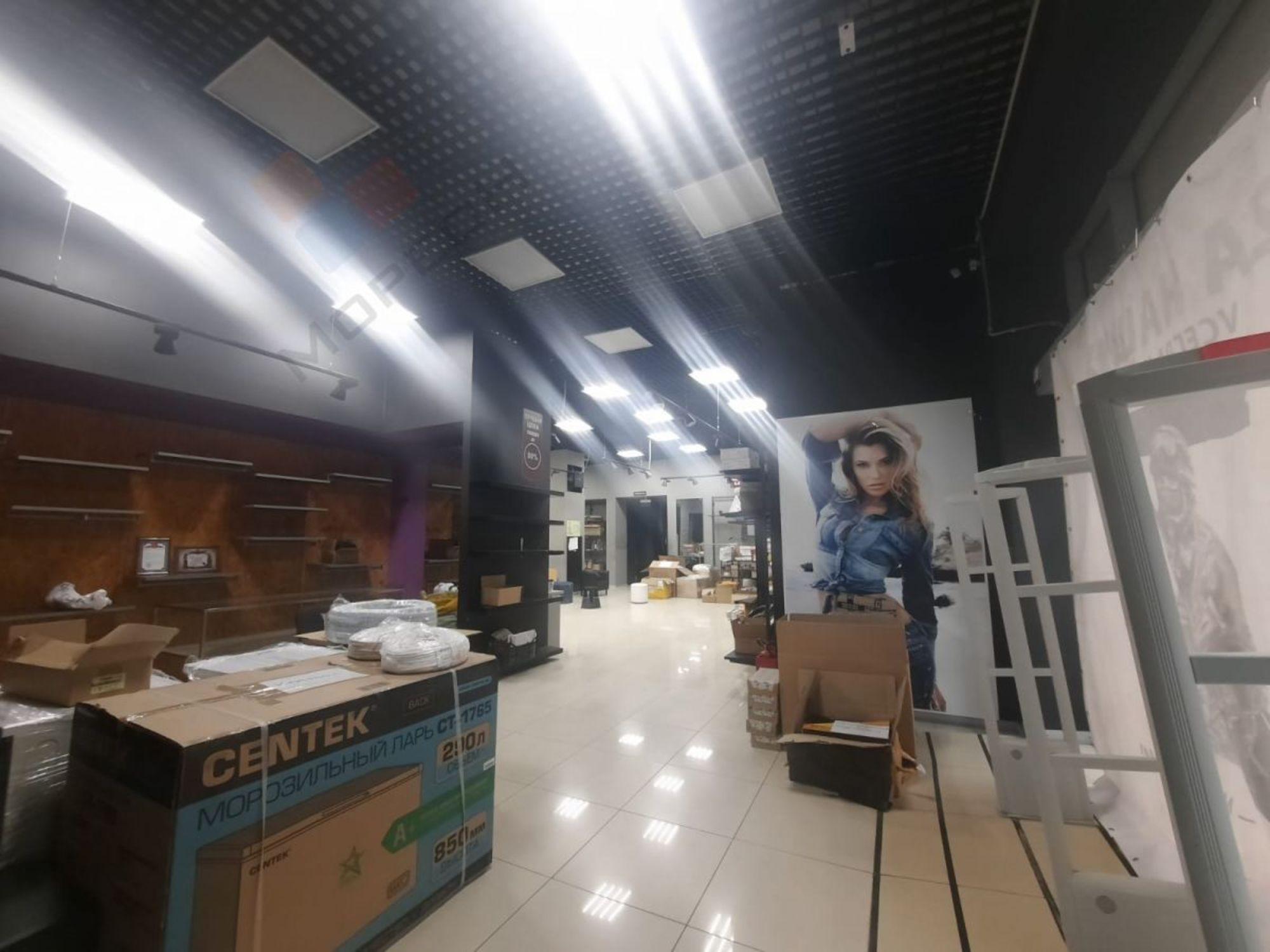 Сдать торговое помещение за 223 000 рублей на им. Стасова ул, 182/1