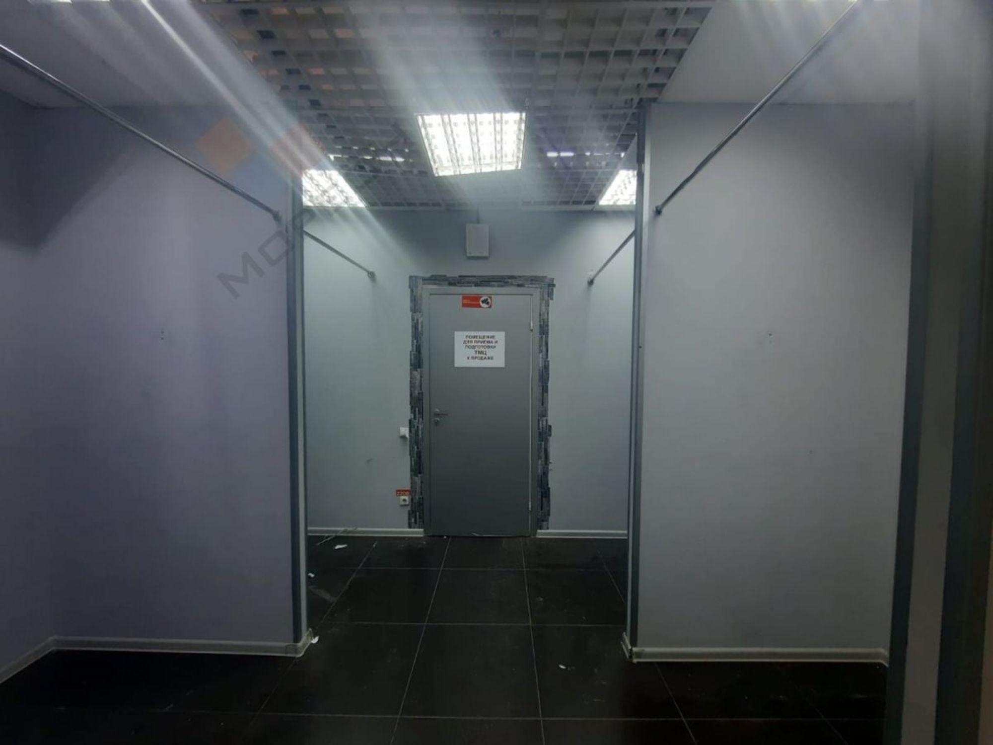Сдать торговое помещение за 242 600 рублей на им. Стасова ул, 182/1