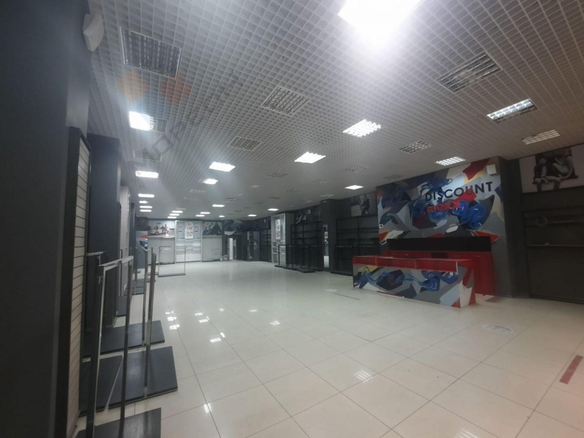 Сдать торговое помещение за 265 400 рублей на им. Стасова ул, 182/1