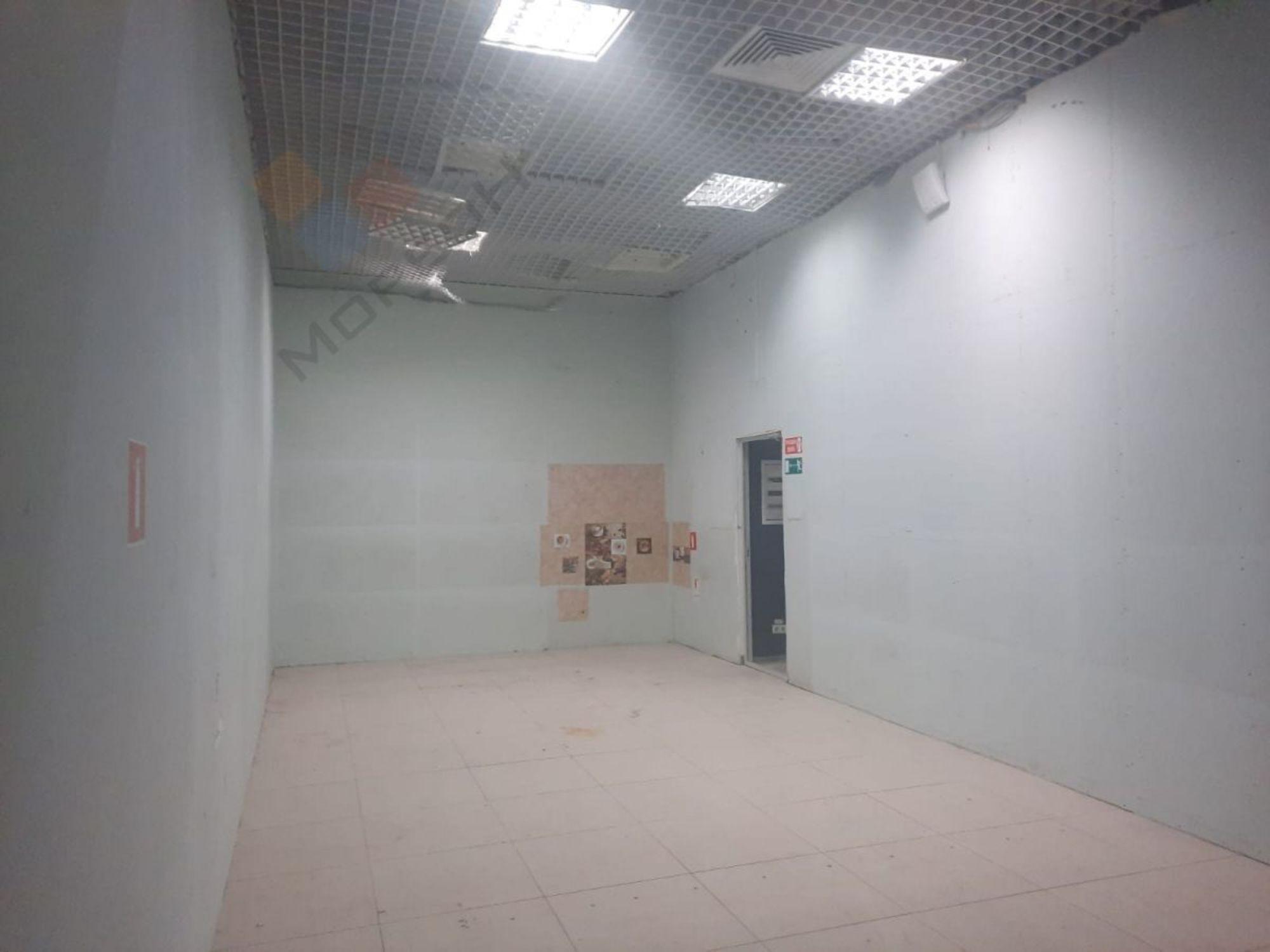 Сдать торговое помещение за 265 400 рублей на им. Стасова ул, 182/1