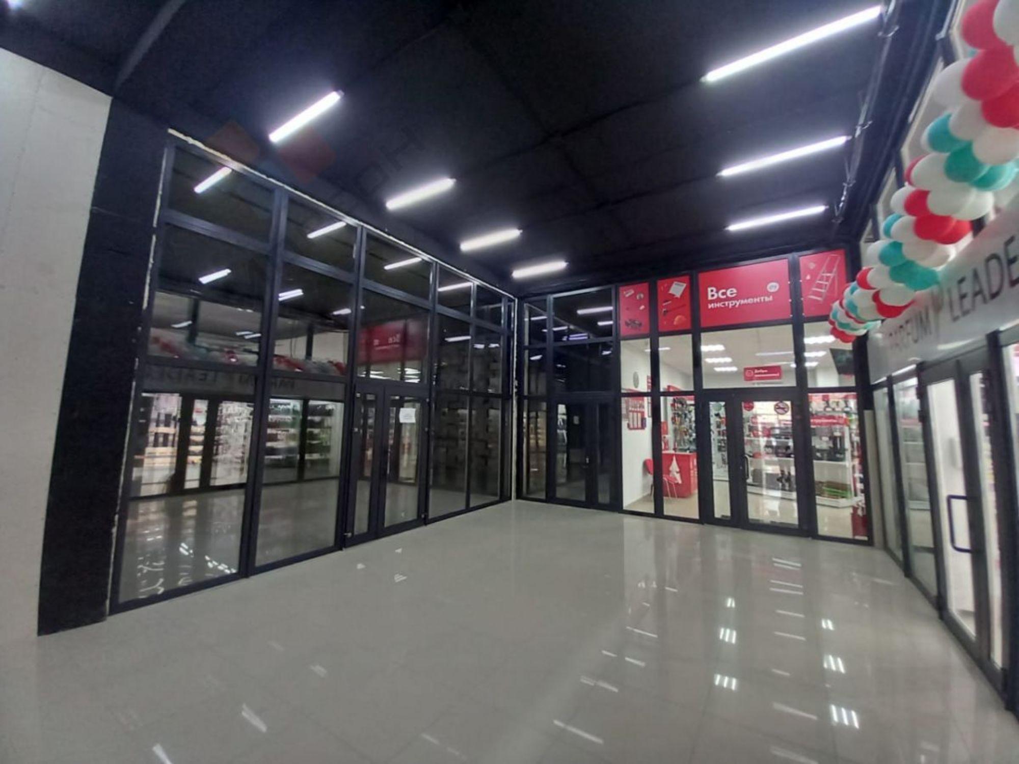 Сдать торговое помещение за 226 000 рублей на им. Валерия Гассия ул, 2А