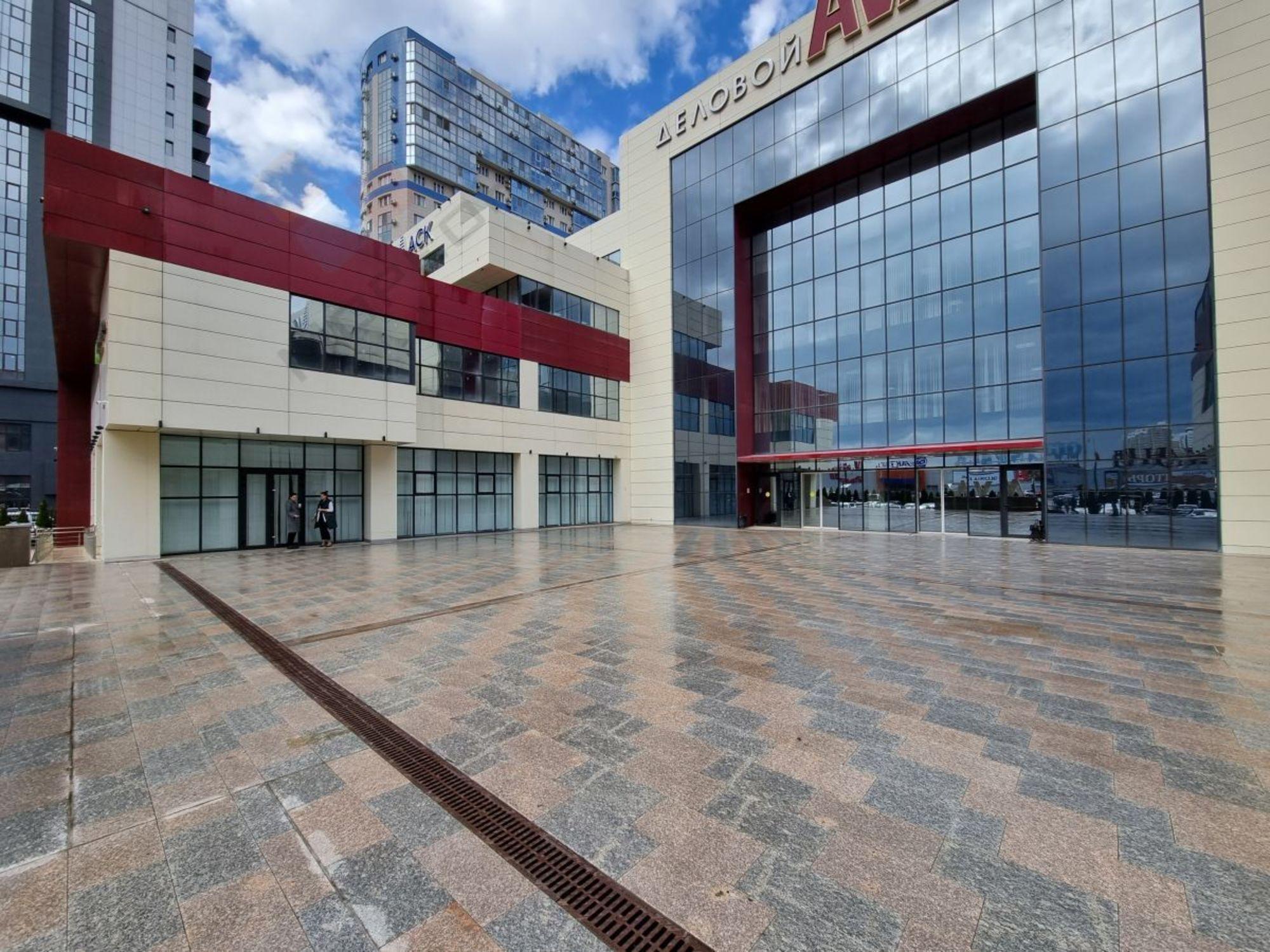 Купить офис, помещение под офис за 153 549 000 рублей на Уральская ул, 72
