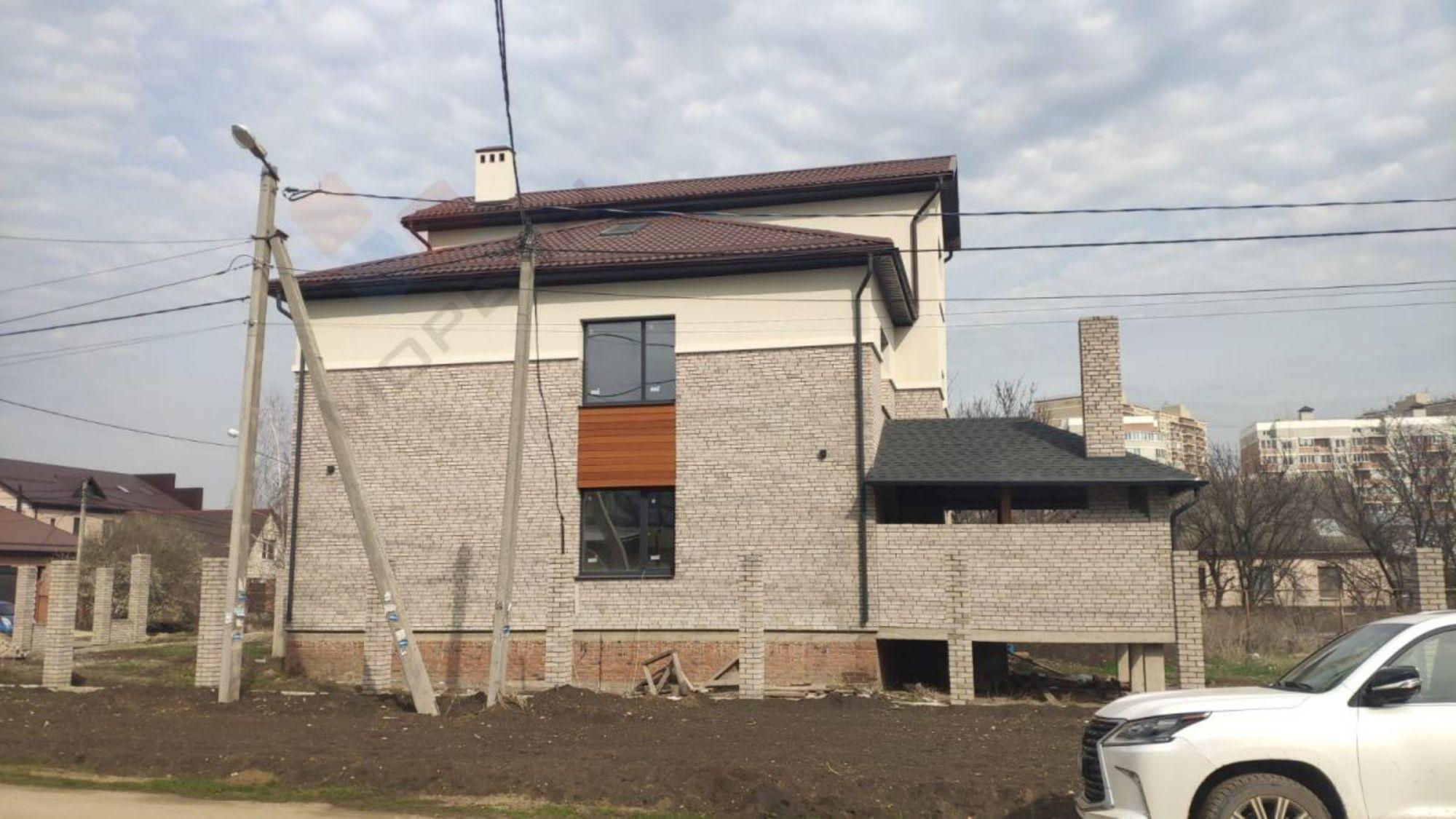 Купить дачу, дом, коттедж за 27 000 000 рублей на им. Братьев Черников ул, 38