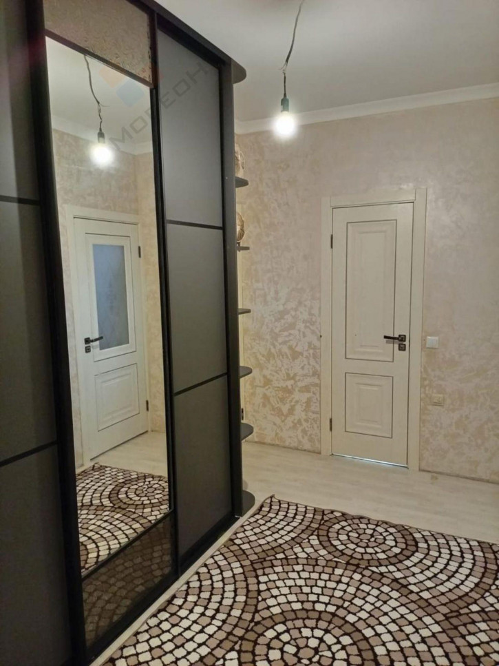 3-комн квартира Лётчика Позднякова ул, 2к2