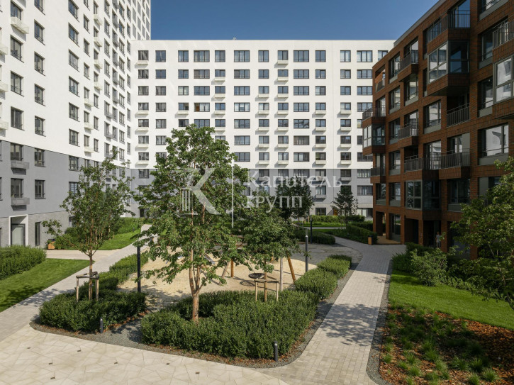3-комн квартира улица Газовиков, 44