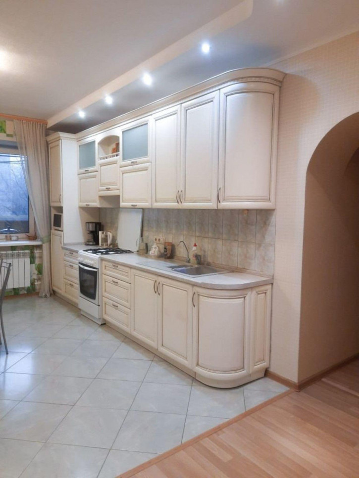 3-комн квартира Склизкова ул, 44