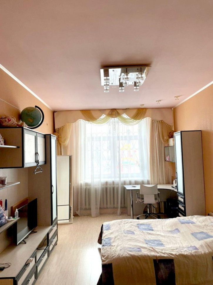 2-комн квартира Благоева ул, 18