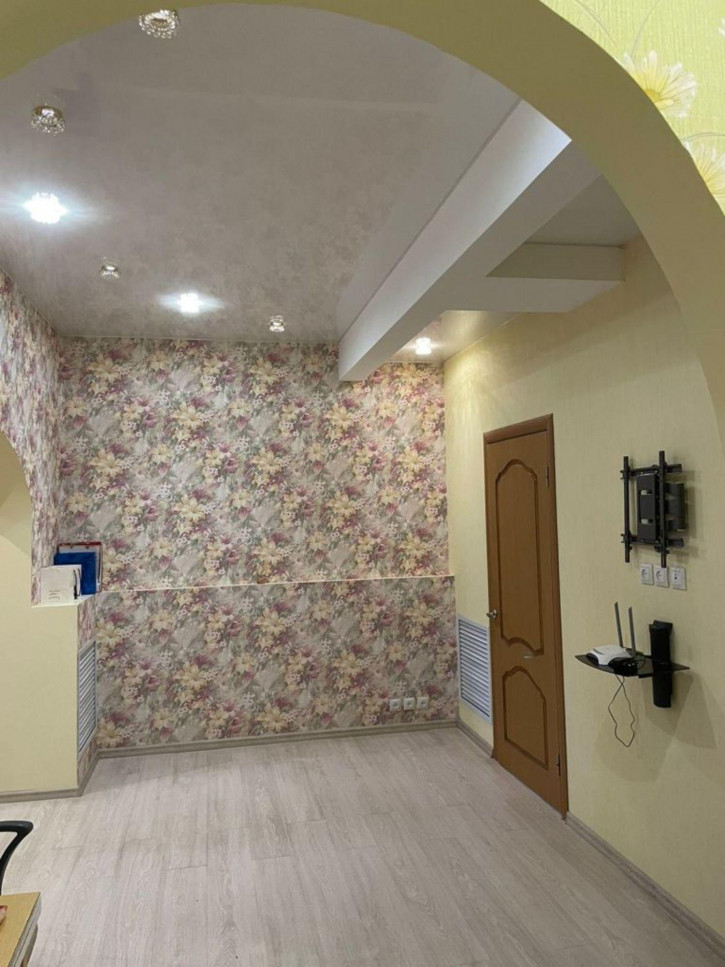 2-комн квартира Благоева ул, 18
