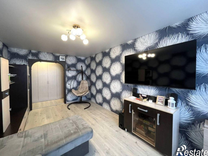 4-комн квартира Задорина ул, 8