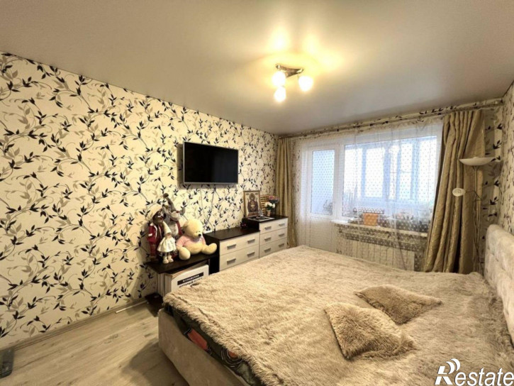 4-комн квартира Задорина ул, 8