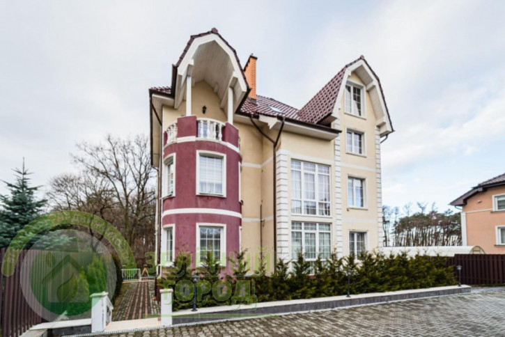 3-комн квартира Пионерская, 6б