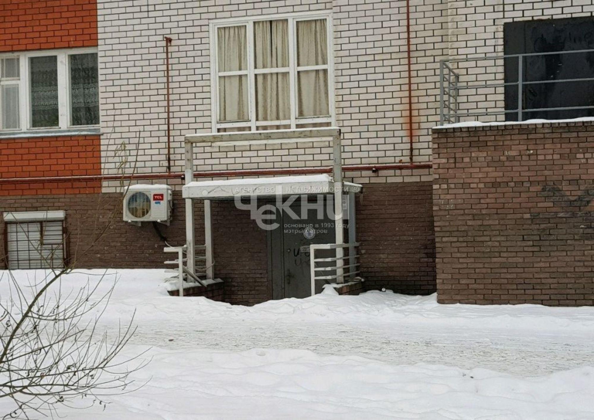 Сдать торговое помещение за 10 000 рублей на Композитора Касьянова ул, 5а