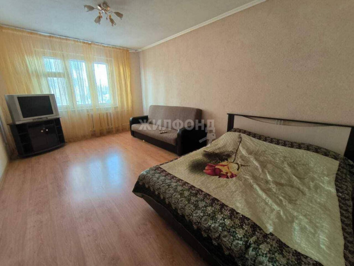 3-комн квартира Латышских Стрелков улица, д.52