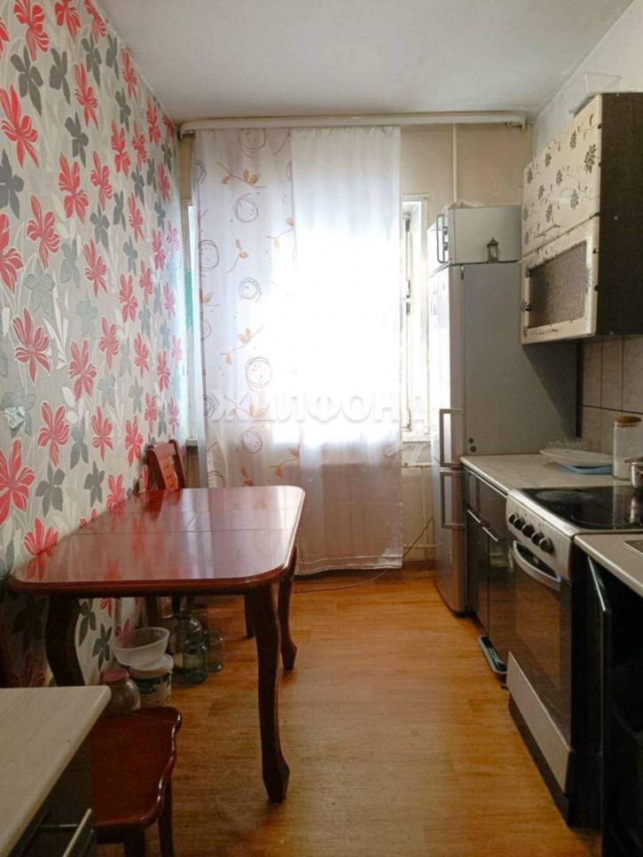 4-комн квартира Кечил-оола улица, д.7е