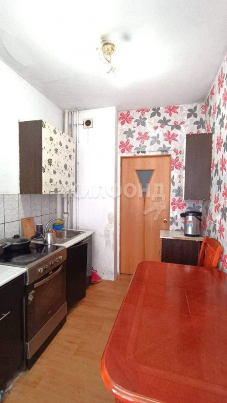 4-комн квартира Кечил-оола улица, д.7е