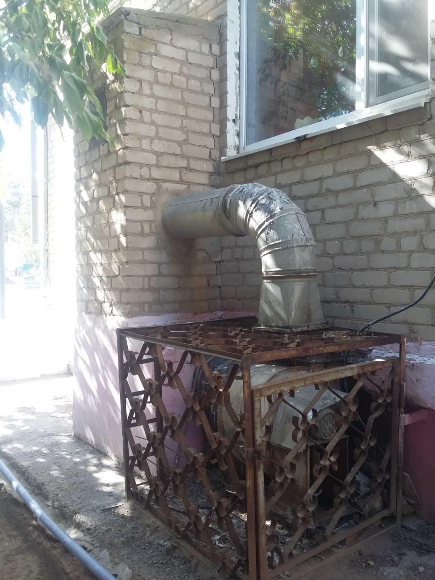 Купить помещение свободного назначения за 16 500 000 рублей на Астраханская область, Икрянинский район, с. Икряное, ул. Ленина, д. 14