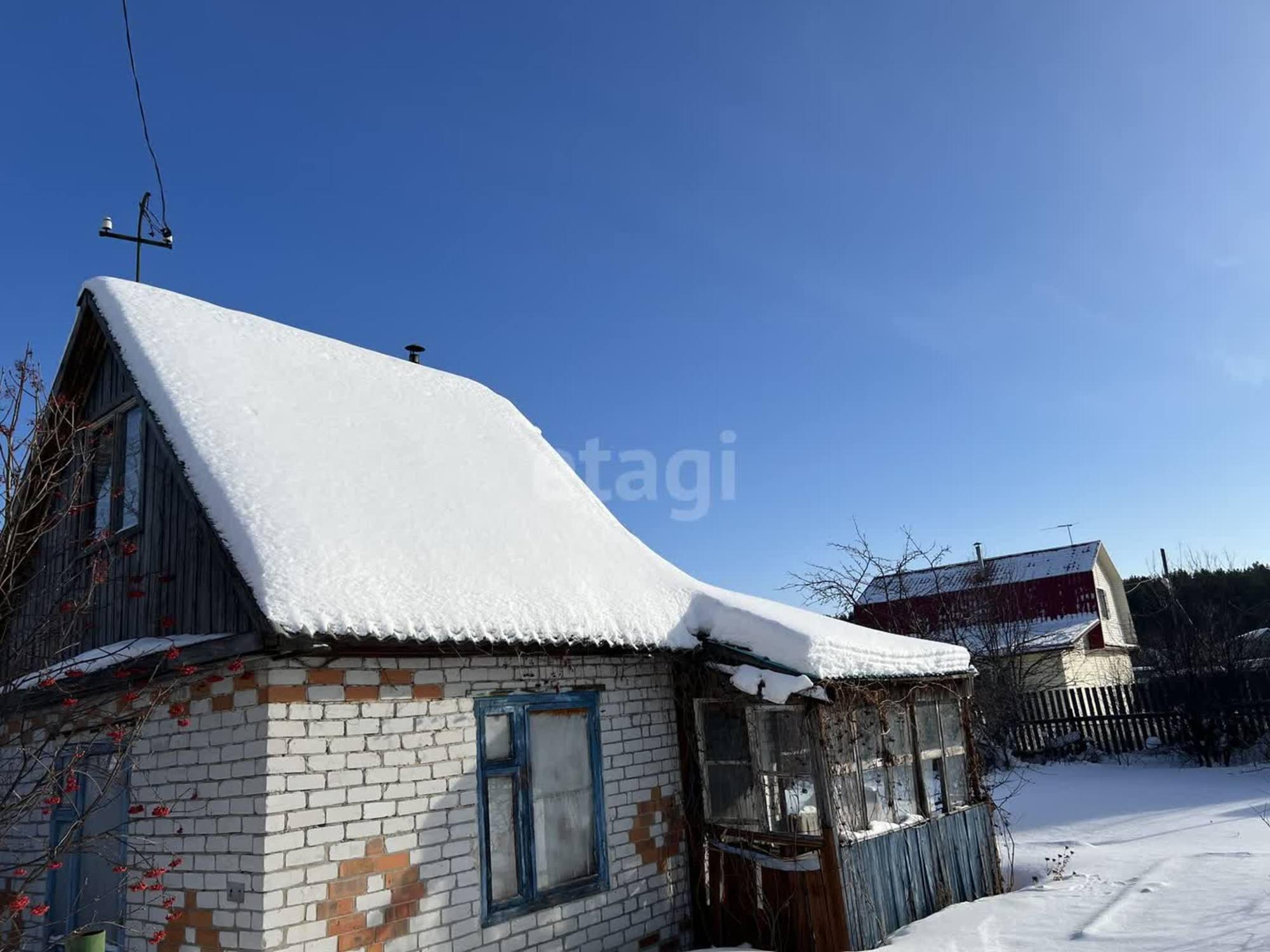 Купить дачу, дом, коттедж за 3 600 000 рублей на Земляничная,