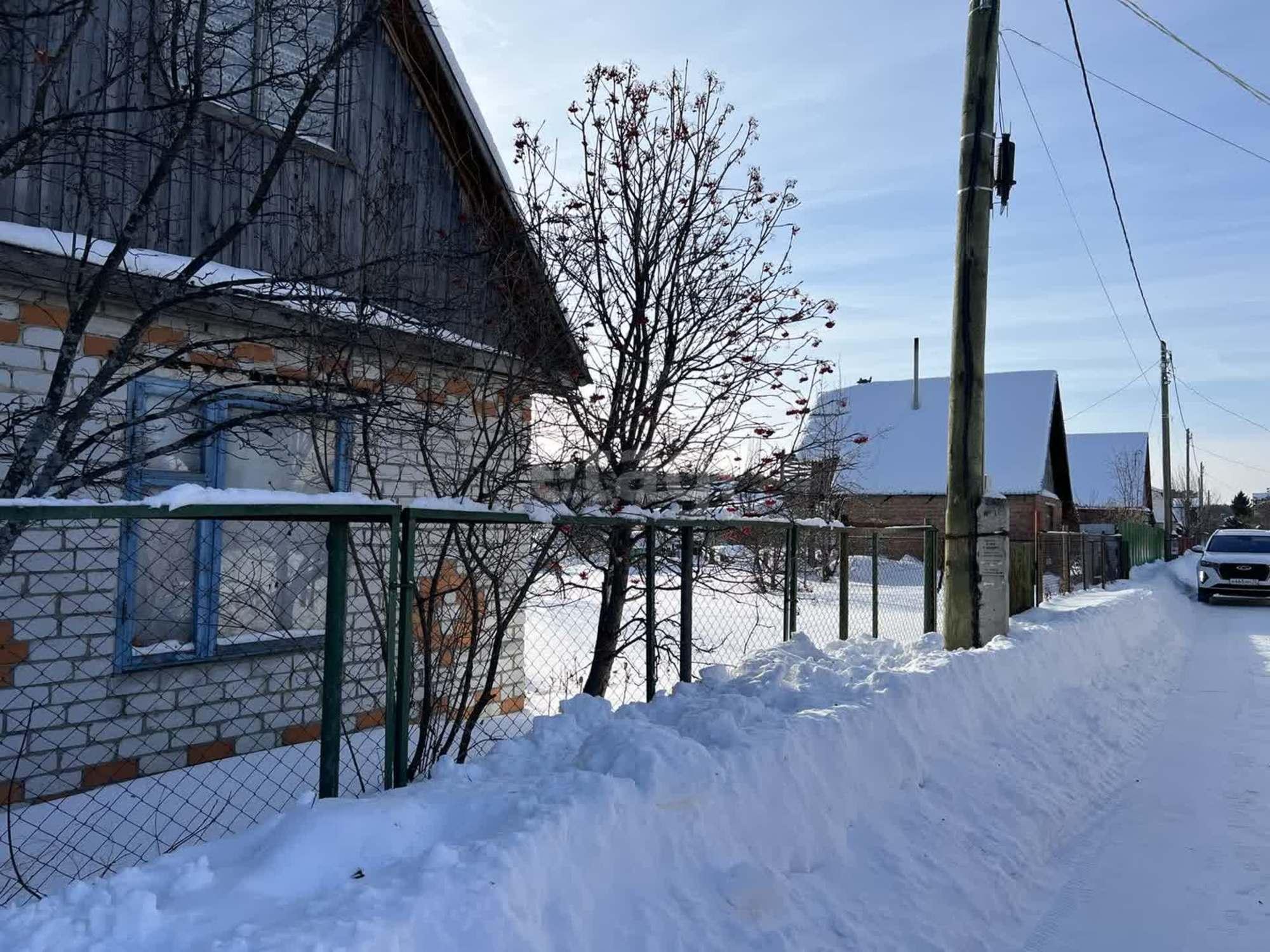 Купить дачу, дом, коттедж за 3 600 000 рублей на Земляничная,