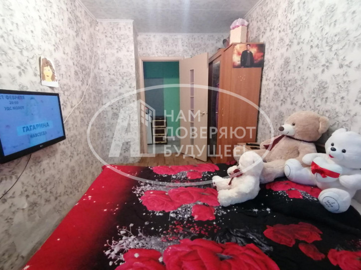 3-комн квартира улица Копылова, 67