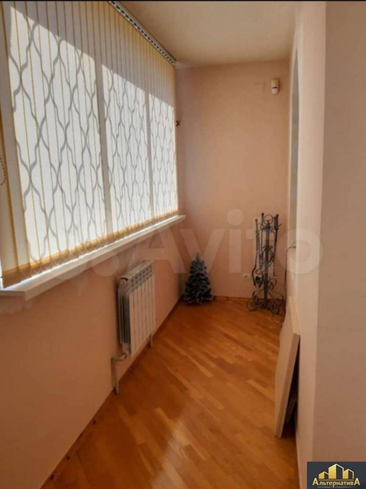 3-комн квартира Титова ул.