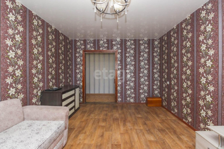 2-комн квартира проспект Комарова, 5