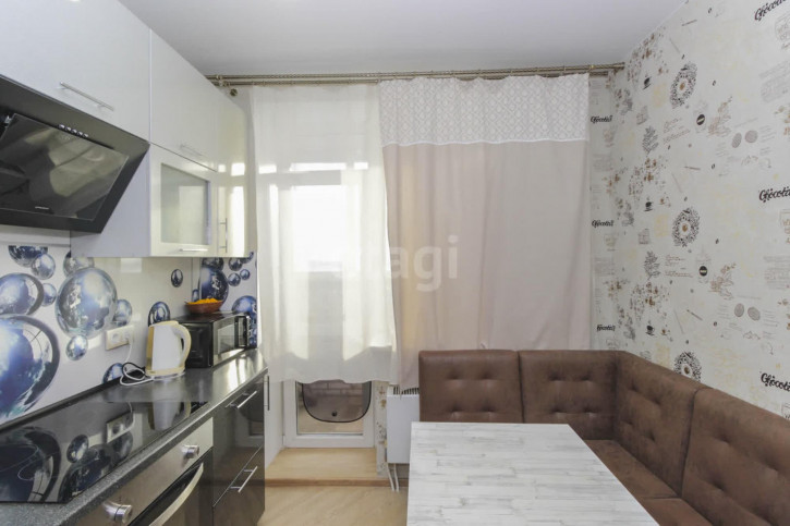1-комн квартира Конева, 40
